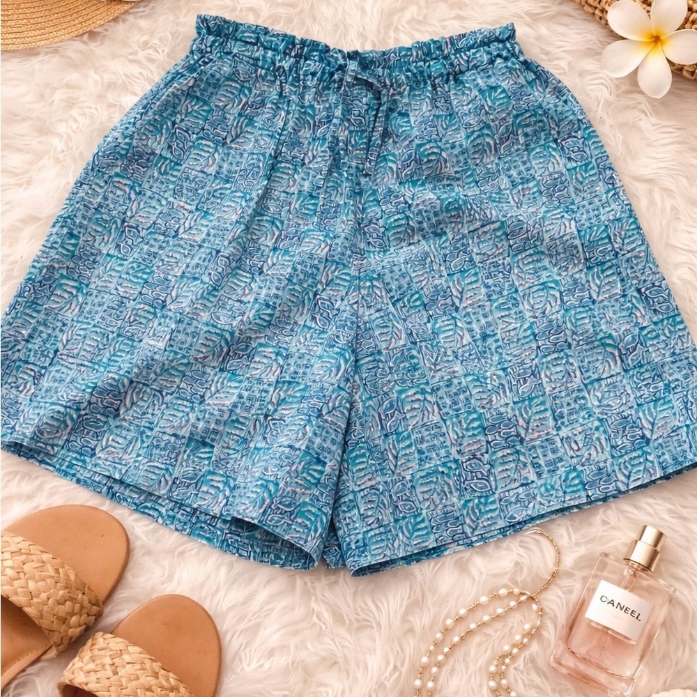 L.L.Bean Printed Elastic Waist Shorts Blue Green Fish Pattern Size Medium